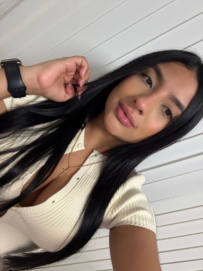 POR MIAMI PLAYA – COLOMBIANA DE LUJO MORBOSA Y ARDIENTE