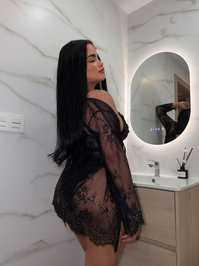 MUJER COQUETA CON GANAS DE UNA BUENA FOLLADA