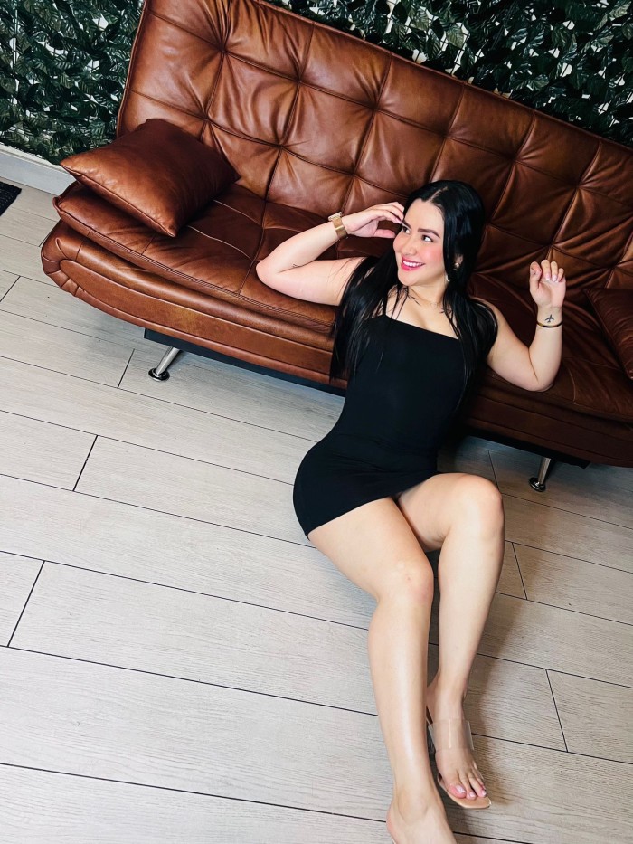 DELICIOSA ESCORT ESTRECHITA PARA QUE DISFRUTES