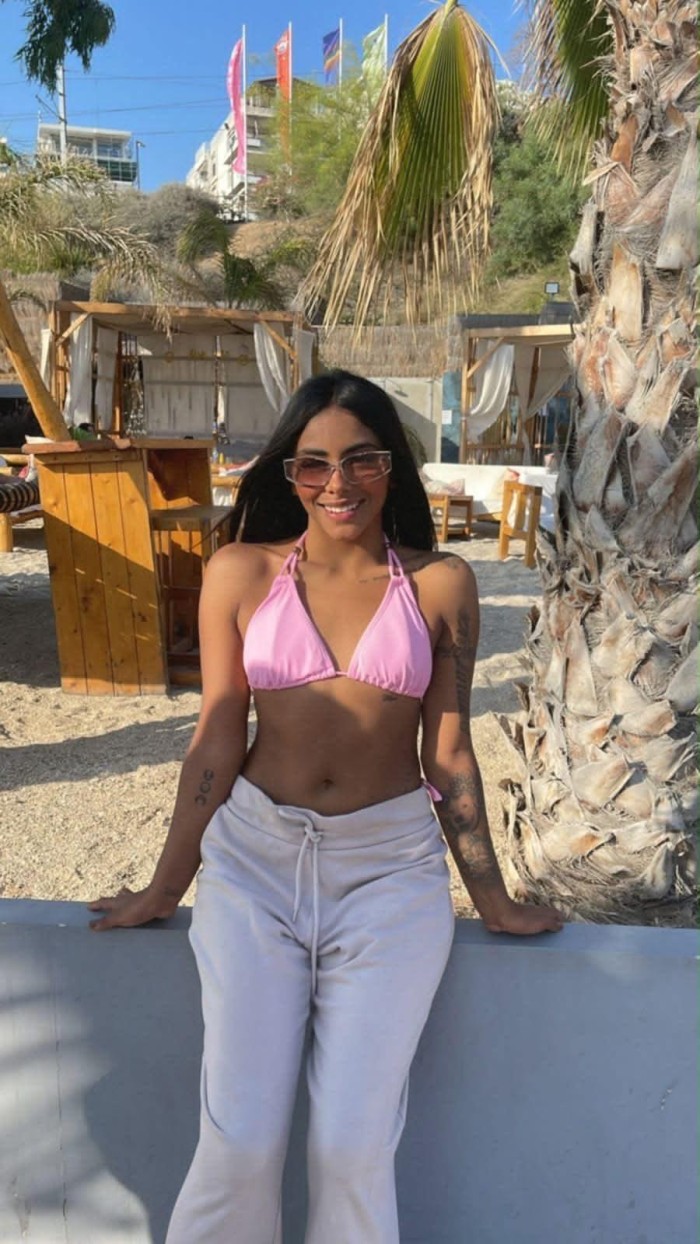 Colombiana joven, divertida y fiestera en Rojales