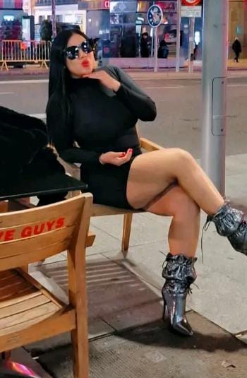 ARDIENTE SENSUAL COMPLACIENTE SEXO ADICTIVO