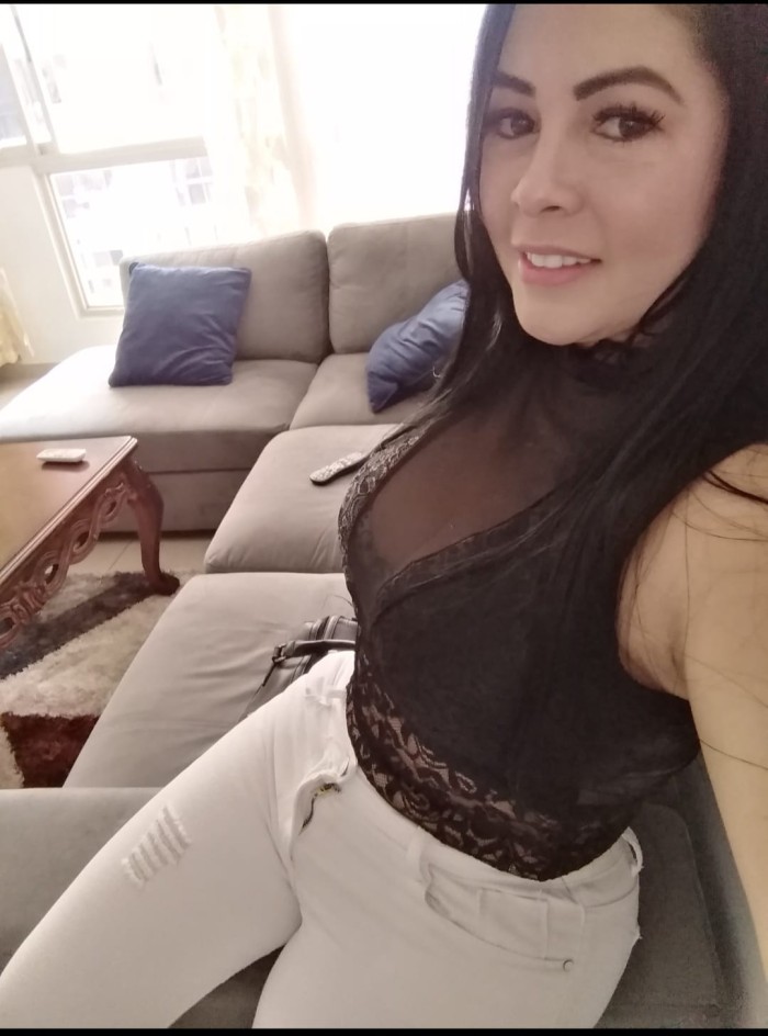 COMPLACIENTE UNICA SENSUAL BOMBA DE SEXO