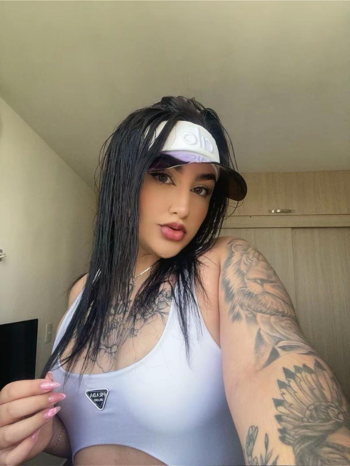 Cachonda y fogosa sexy latina nueva en la ciudad!