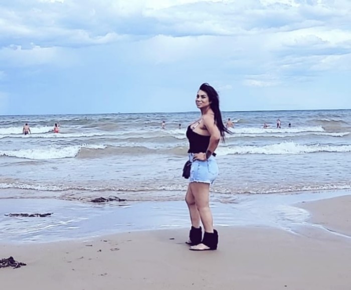Trans super cachonda fiestera y muy guarra