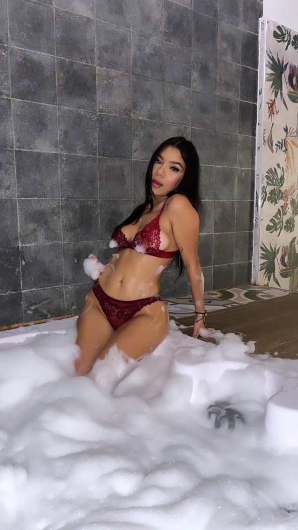 Exótica y Dulce fiestera jovencita  a tope  24h