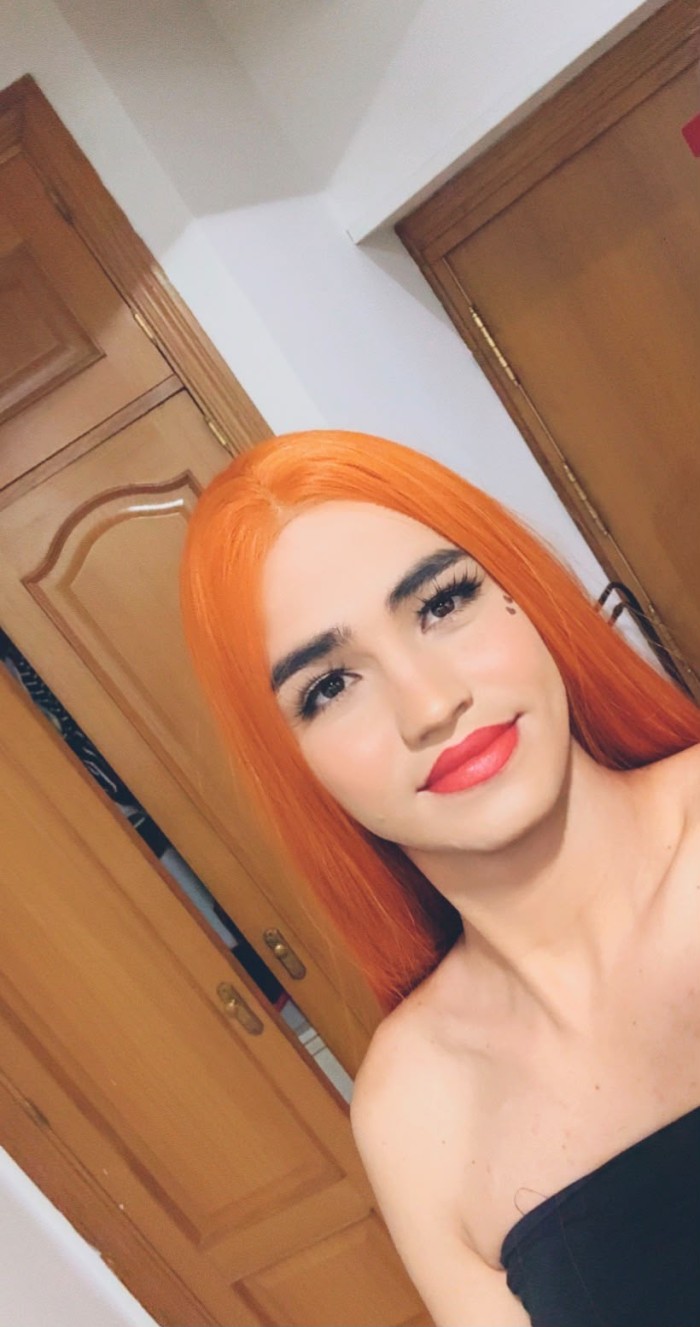 TRANS TRAVIESA POLLONA MUY LECHERA