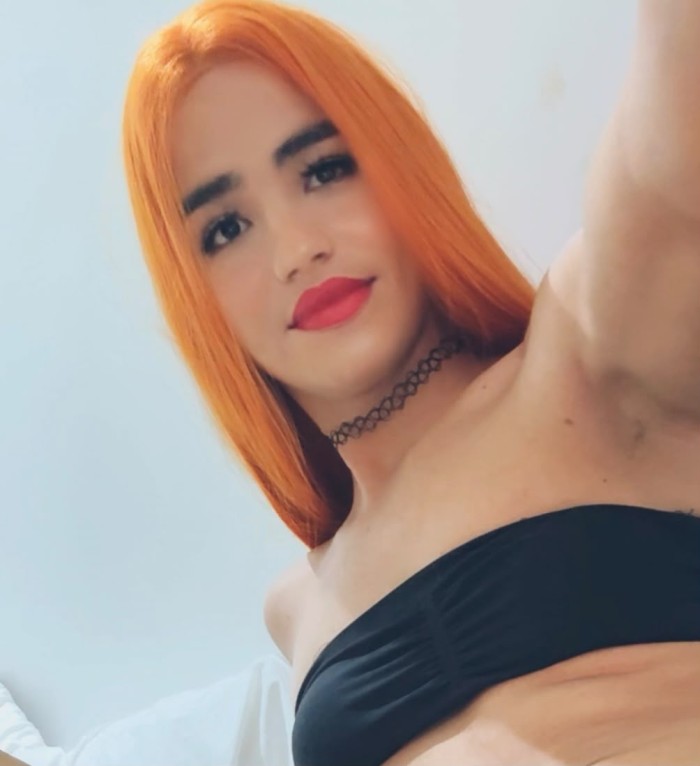 TRANS TRAVIESA POLLONA MUY LECHERA