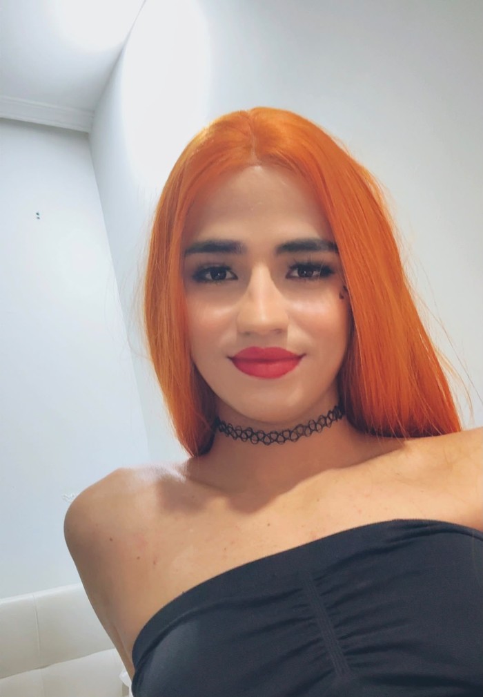TRANS TRAVIESA POLLONA MUY LECHERA