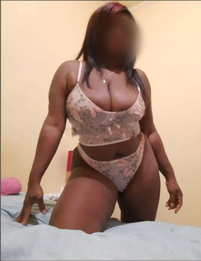 ESTE CULO ESTA ESPERANDO QUE LO AZOTES LATINA SEXY