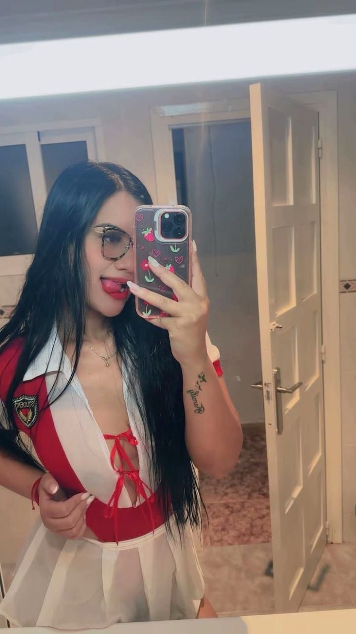 VENEZOLANA NALGONA ,FIESTERA PICARA Y TRAVIESA