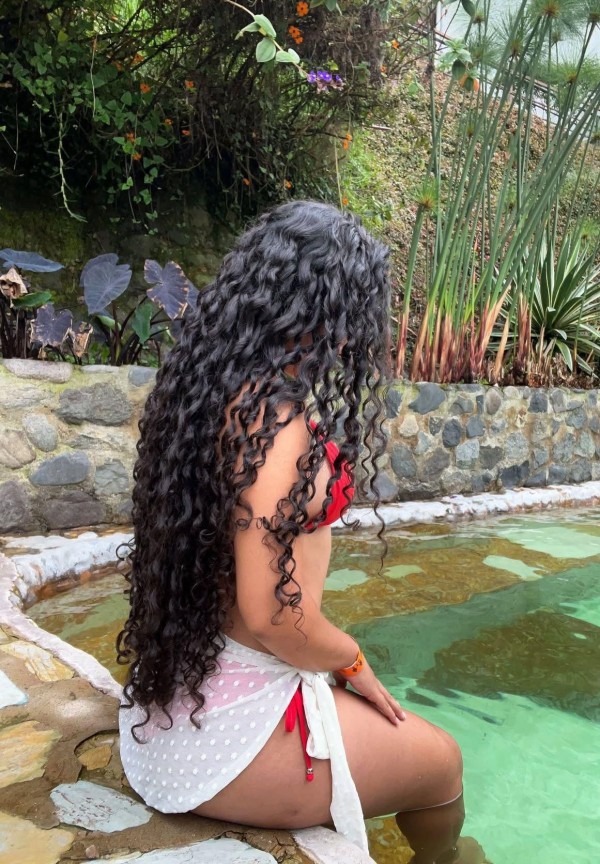 Sexy, cachonda, fiestera cuerpo natural