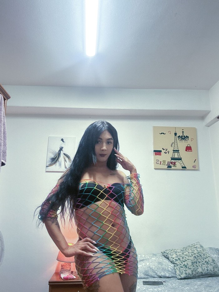 Chica cariñosa implicada