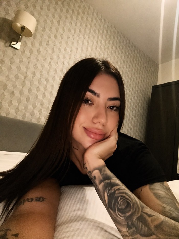 Divina elegante y sexy colombiana