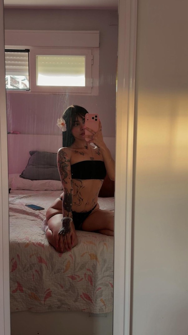 LUNA CHICA CARIÑOSA FIESTERA GUAPA