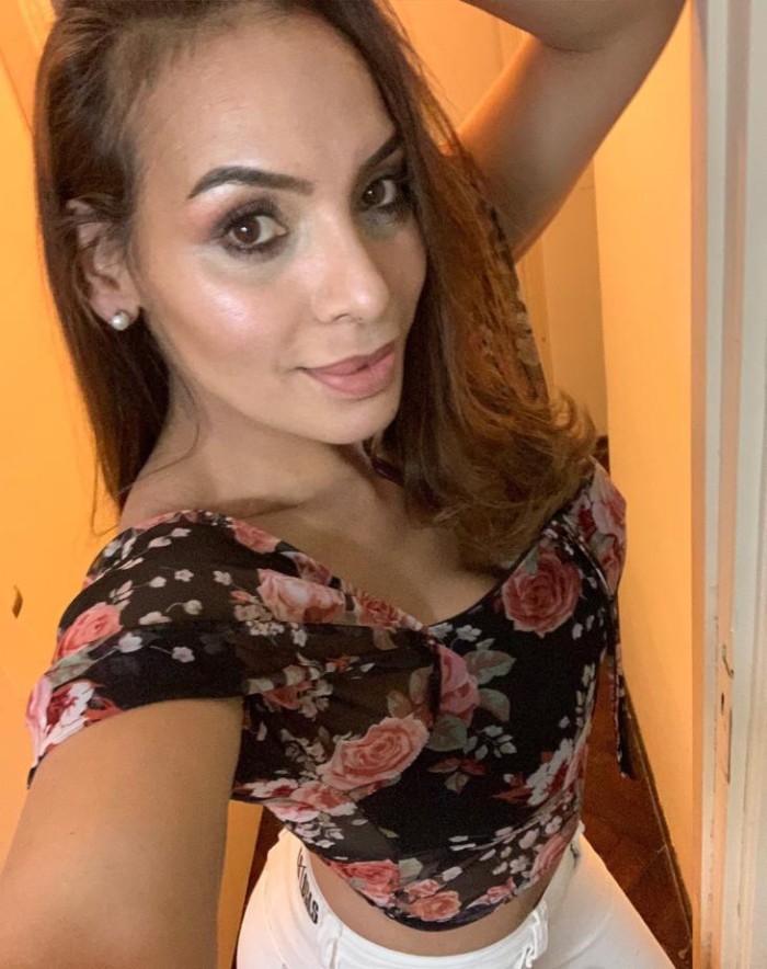 MUJER SOLA CURIOSA RECIEN LLEGADA EN AGUILAS