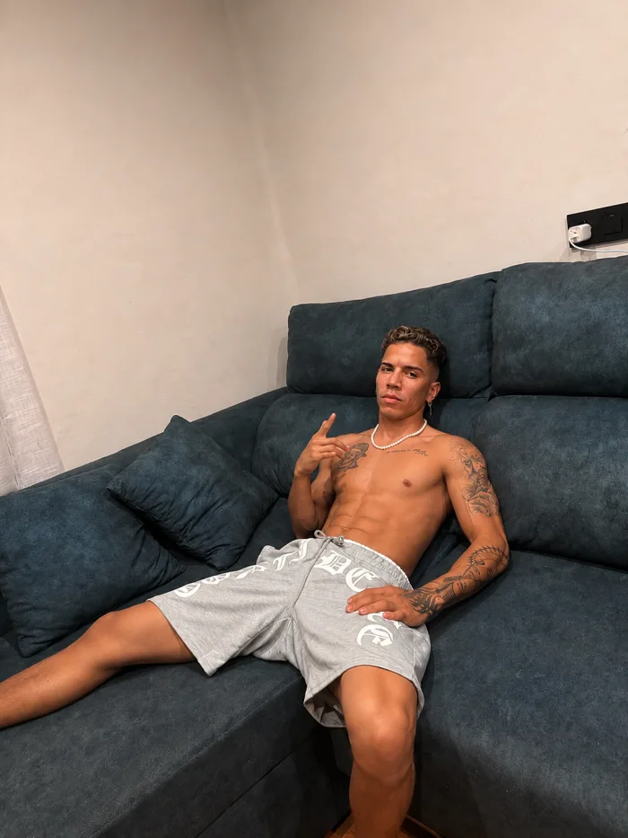 Latino fiestero joven de 22 años Málaga capital