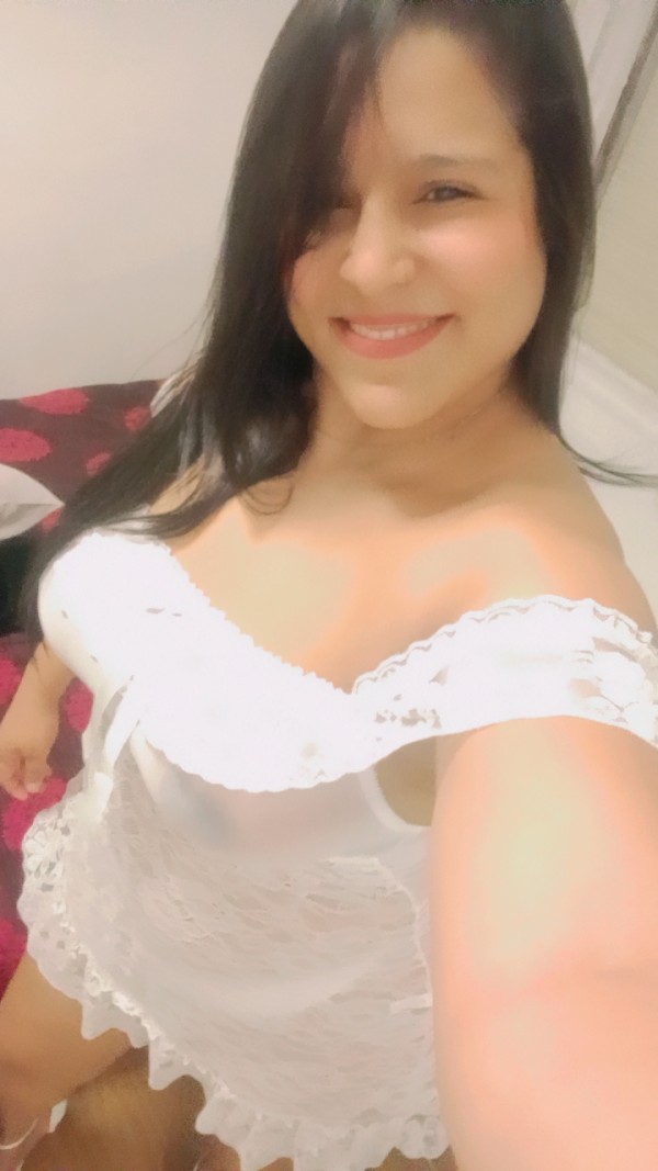 Atractiva y muy caliente