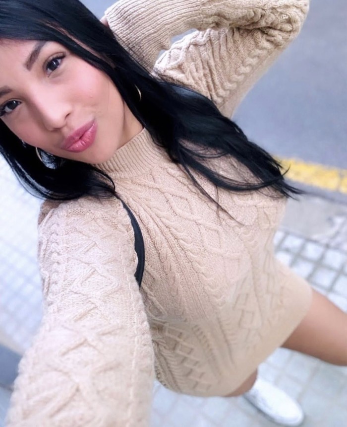 Venezolana cachonda y jovencita