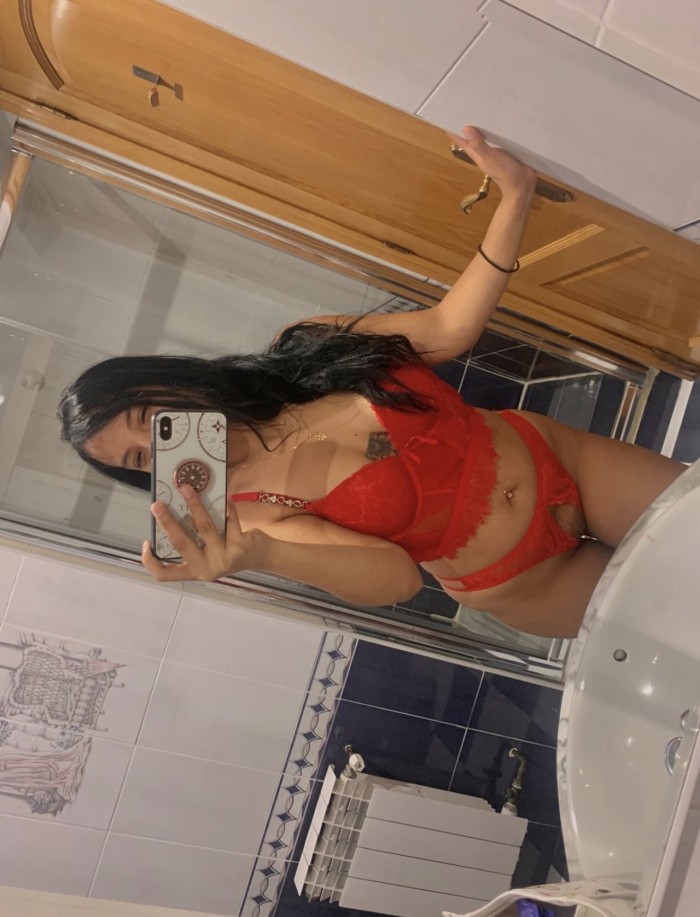 Venezolana cachonda y jovencita