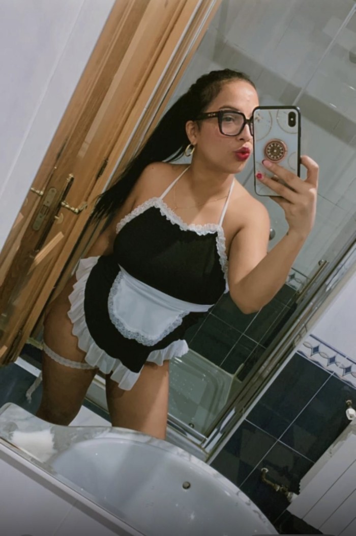 Venezolana cachonda y jovencita