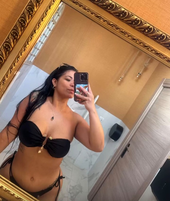 BOMBA DE SEXO COMPLACIENTE FIESTERA A TOPE