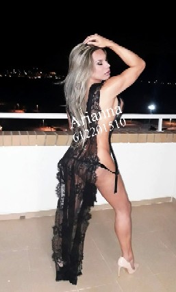 Fiestera sexy rubia