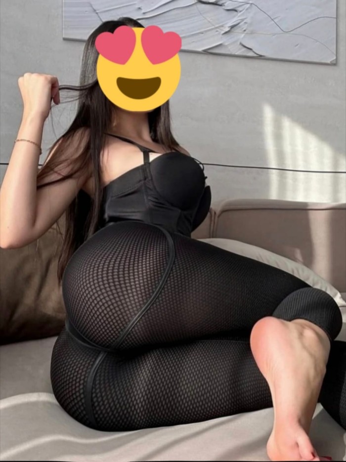DOS ESPAÑOLAS REALES PARA TRÍO