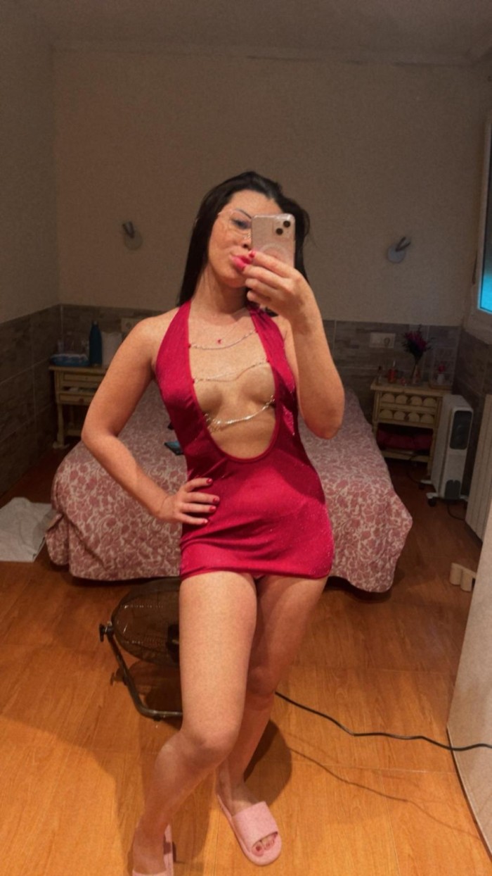 ¡¡DESCUBRE!! UNA CHICA CON MUCHO QUE OFRECER
