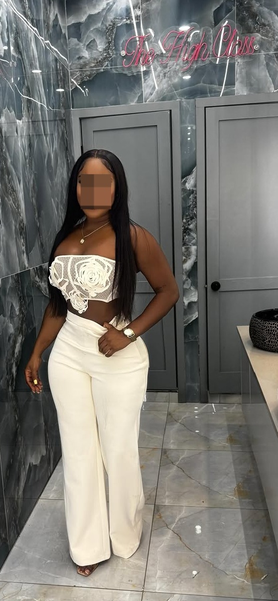 VIKI BOMBA DE SEXO FIESTA A TOPEFUENGIROLA