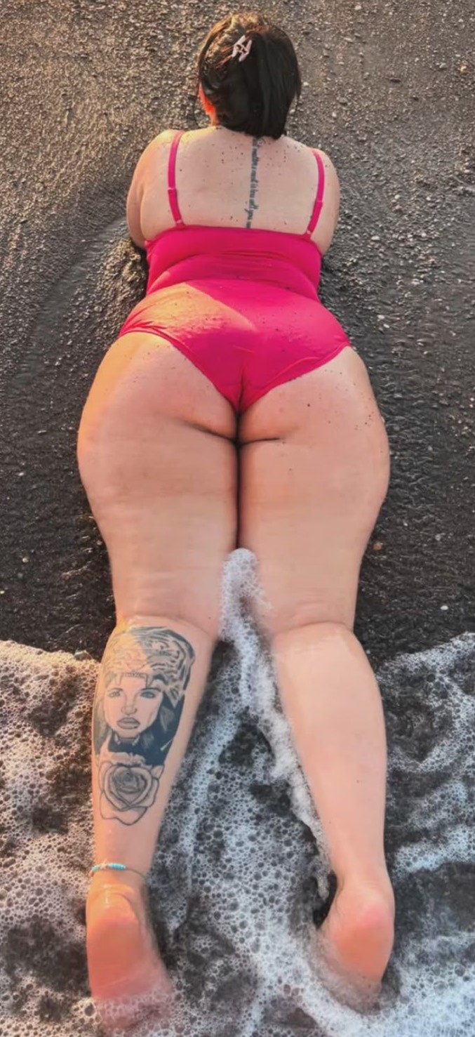 FEMENINA, COQUETA Y CON UNA PERSONALIDAD ARDIENTE