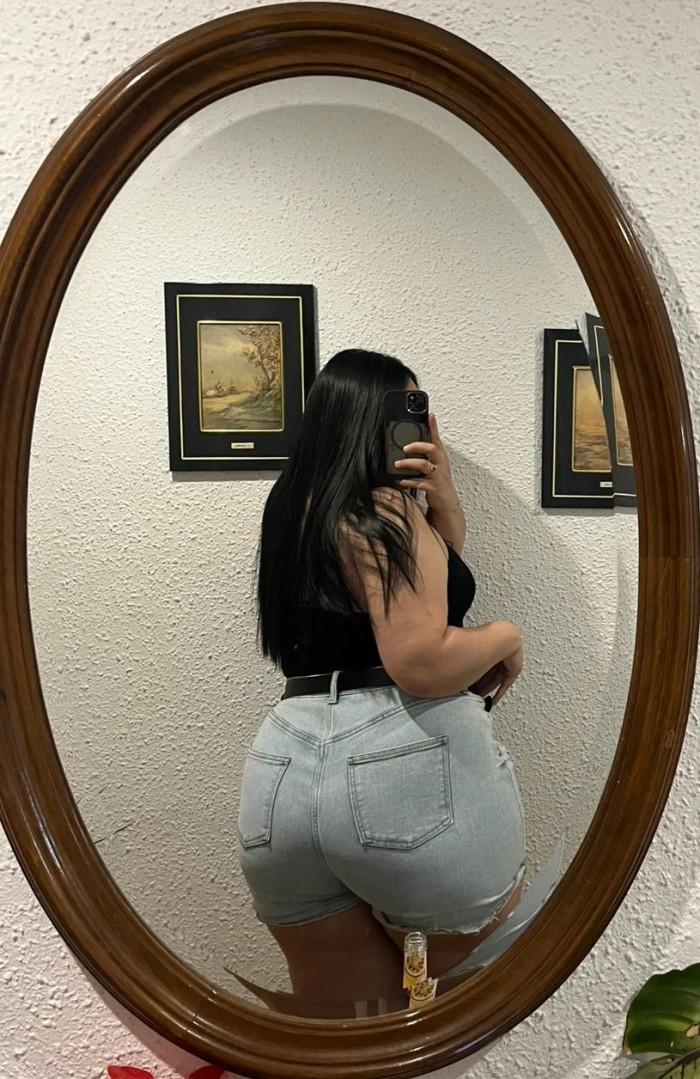 FEMENINA, COQUETA Y CON UNA PERSONALIDAD ARDIENTE