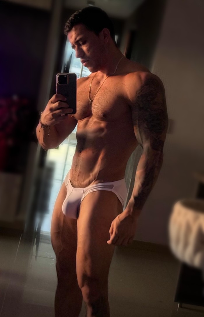 NOVEDAD, pollón, cuerpo de GYM. TE EMPOTRO!!
