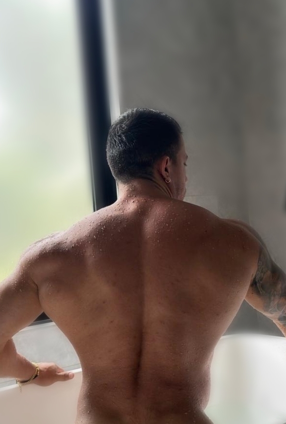 NOVEDAD, pollón, cuerpo de GYM. TE EMPOTRO!!
