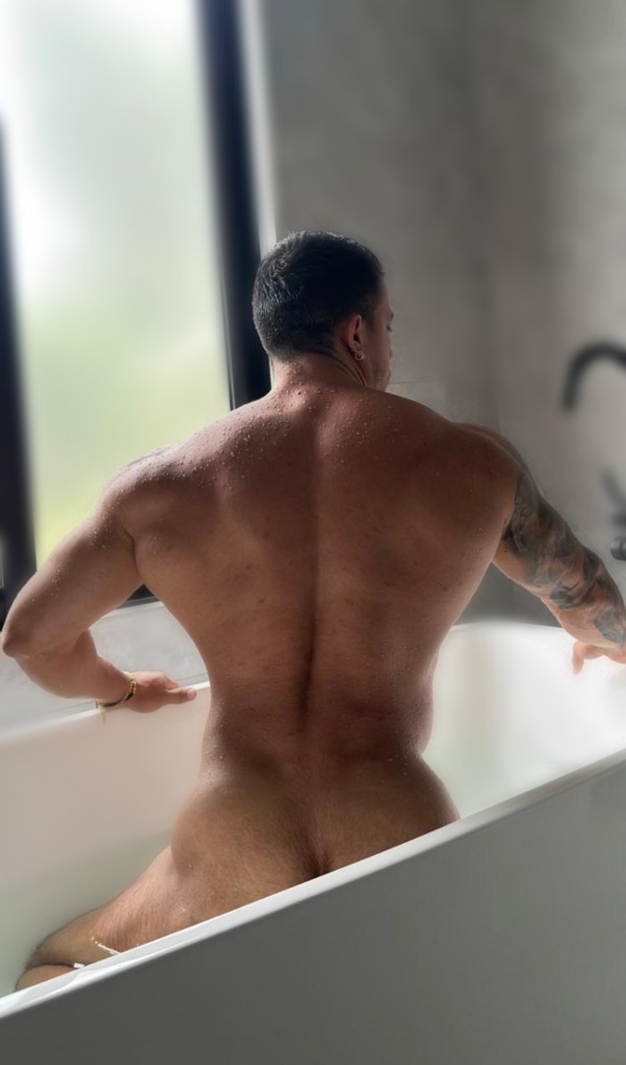 NOVEDAD, pollón, cuerpo de GYM. TE EMPOTRO!!