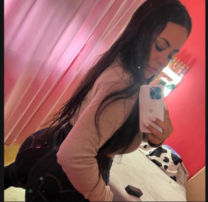EN LA CORUÑA SENSUAL ARDINETE FIESTERA JOVENCITA