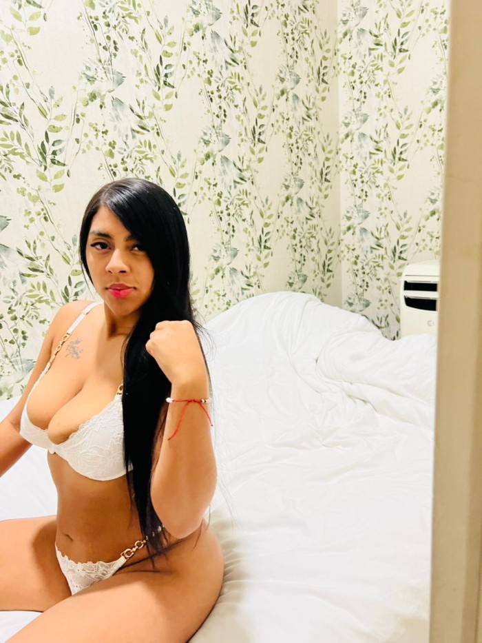 JOVENCITA UN POCO NOVATA