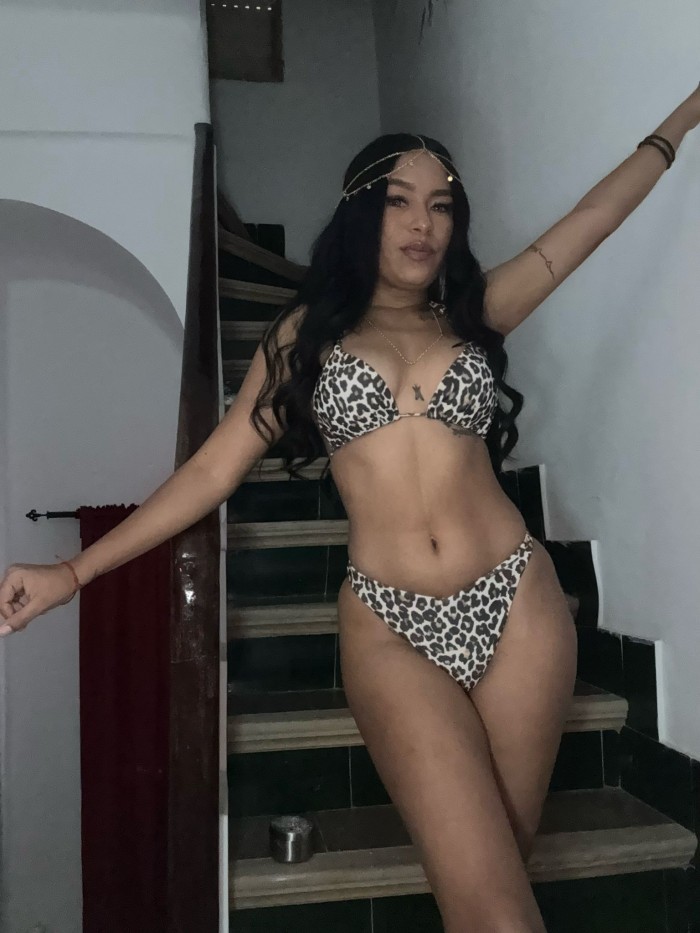 ANAHI ATREVIDA YGUAPA EN SEVILLA