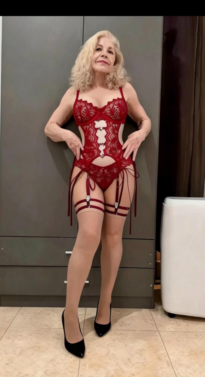 PRIMER VEZ EN LLEIDA ELISA 55 AÑOS MADURA SEXY