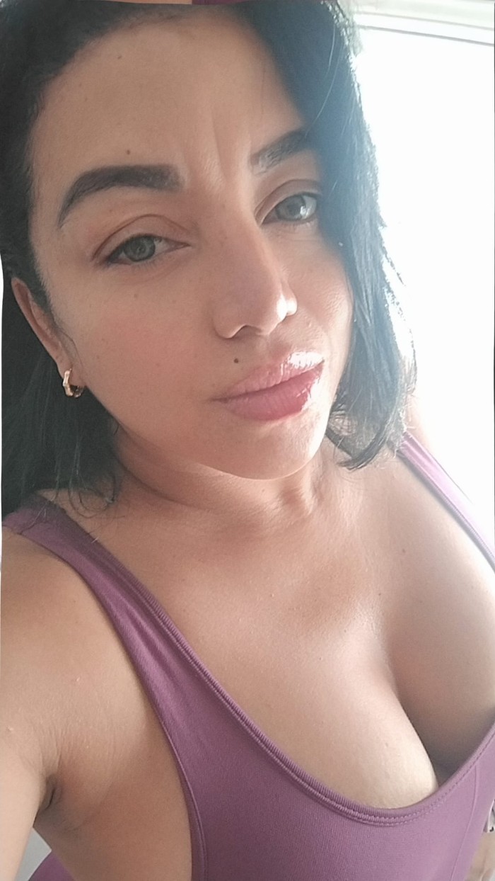 DULCE VENEZOLANA DE ESCANDALO PARA GOZAR RICO