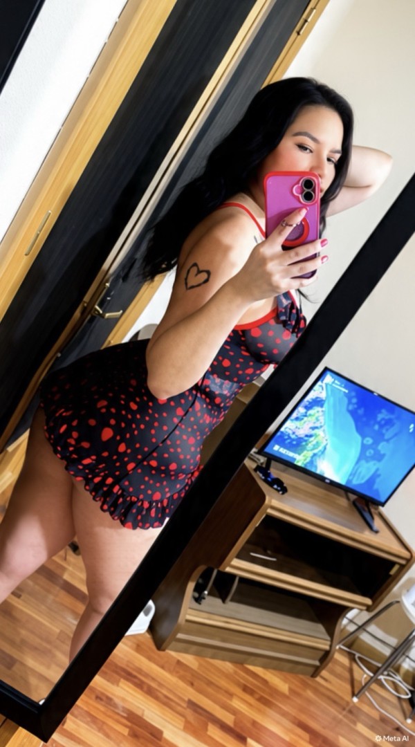 Fiestera a tope devoradora de pollas