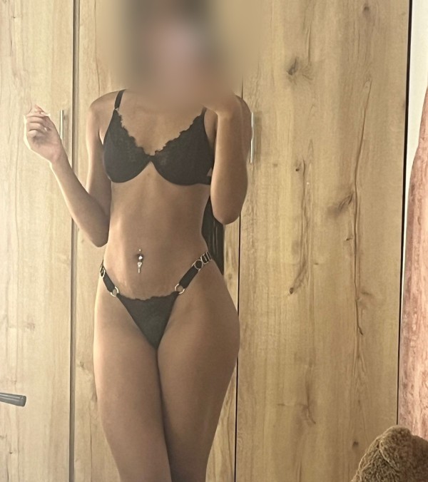 Hillary fotos reales sin engaños 19 añitos mulata