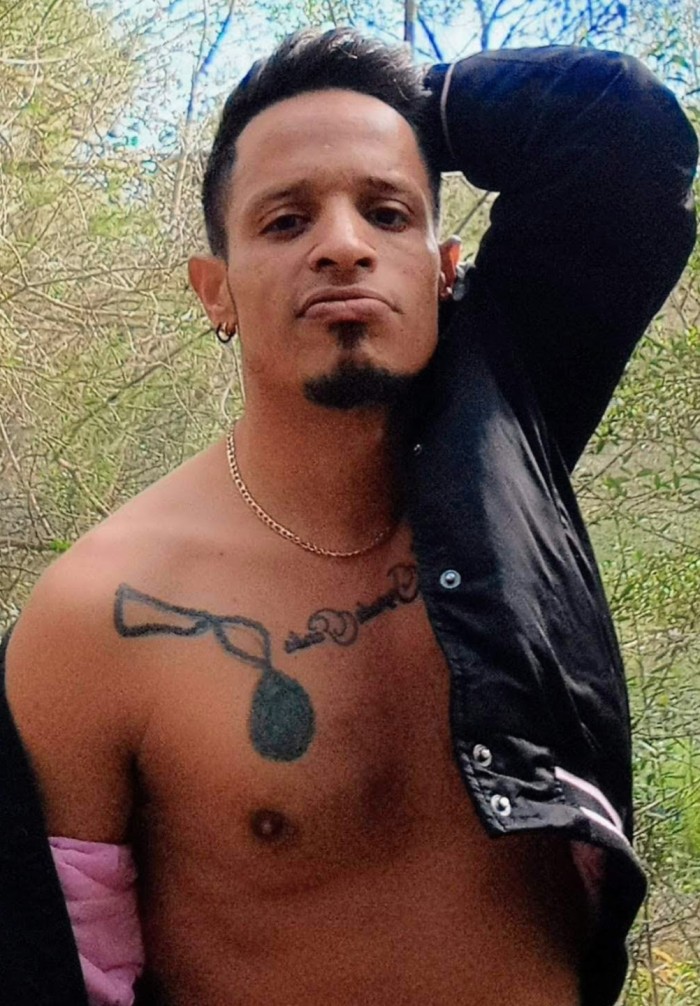 Fiestero y Pollon , Colombiano 24Cm REALES