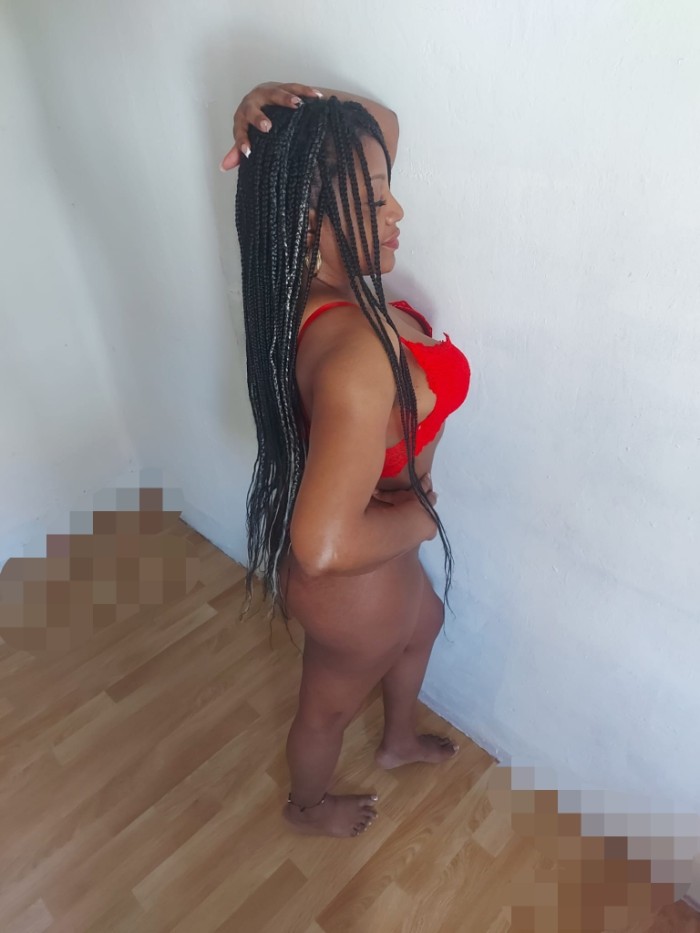Fiestera cachonda besitos con lengua ultimos días