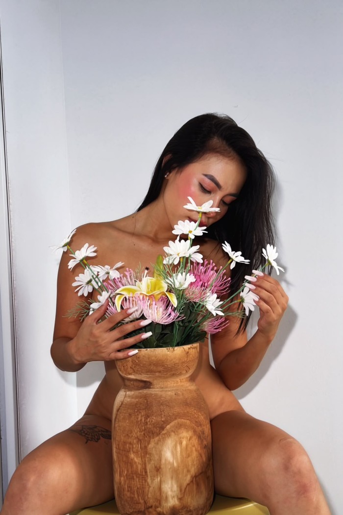 HERMOSA JOVENCITA TAILANDESA 24 AÑOS NOVEDAD 24H