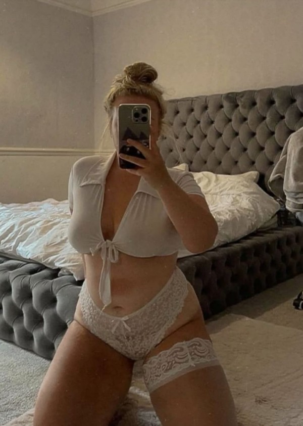 ARDIENTE SENSUAL APASIONADA DESEOSA DE SEXO