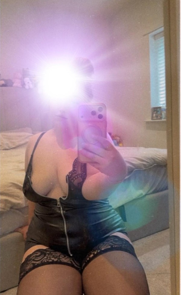 ARDIENTE SENSUAL APASIONADA DESEOSA DE SEXO