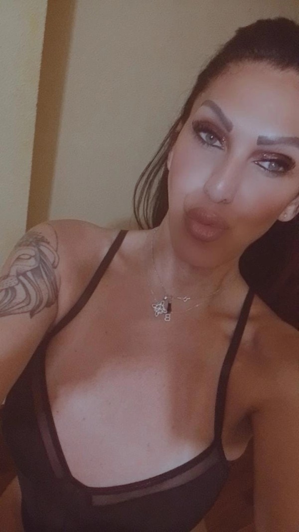CACHONDA, FIESTERA, JUGUETONA Y ARDIENTE 24/7