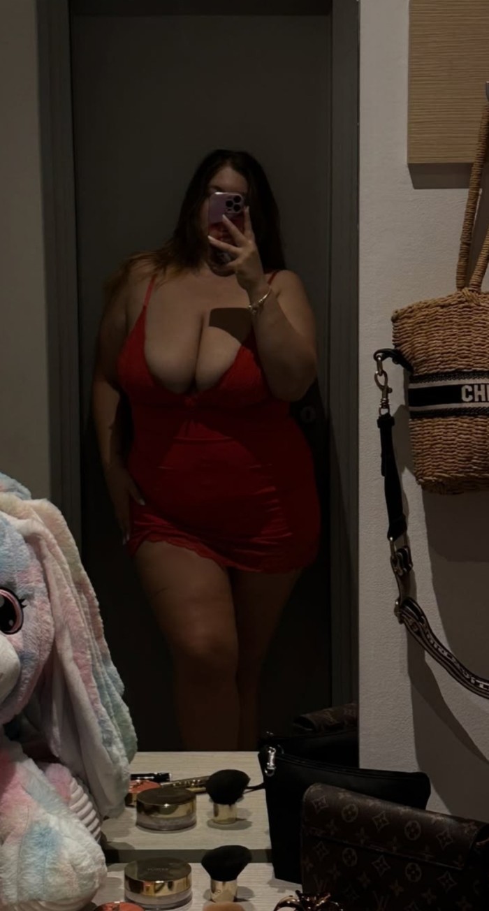 Recién llegada a Terrassa can Boada mujer curvy