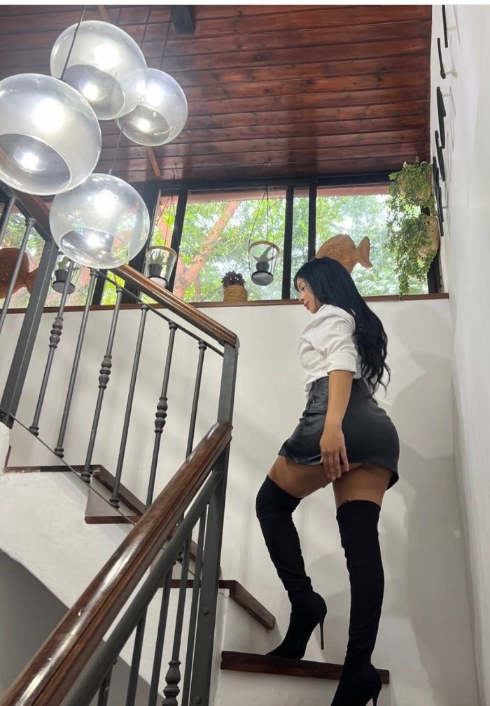 APASIONADA SENSUAL COMPLACIENTE DESEOSA DE SEXO
