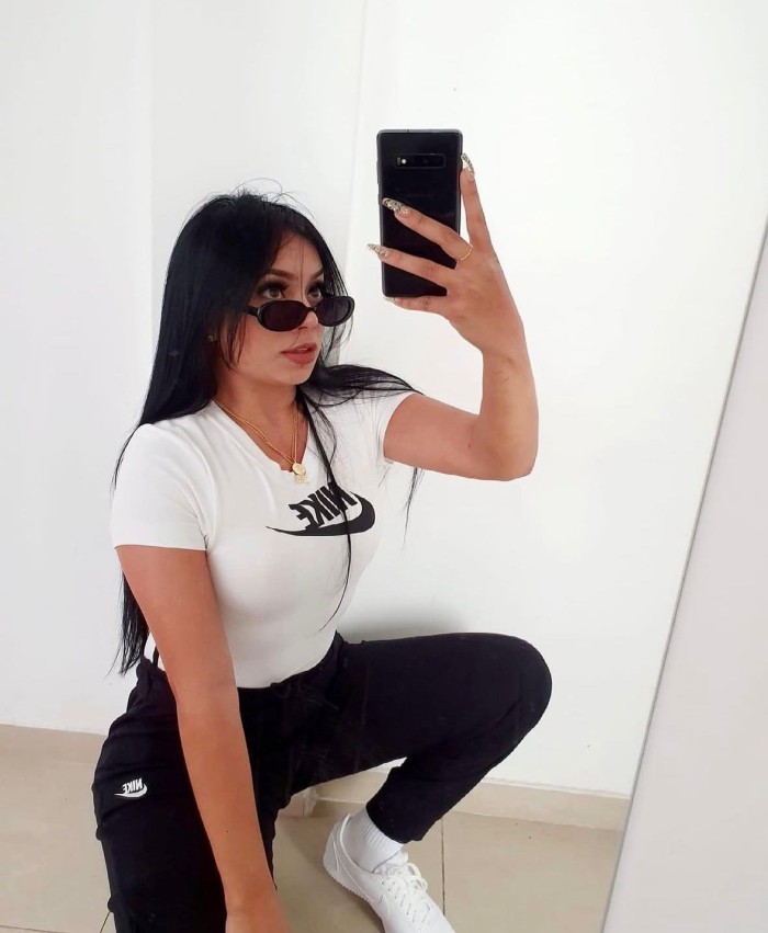 APASIONADA SENSUAL COMPLACIENTE DESEOSA DE SEXO